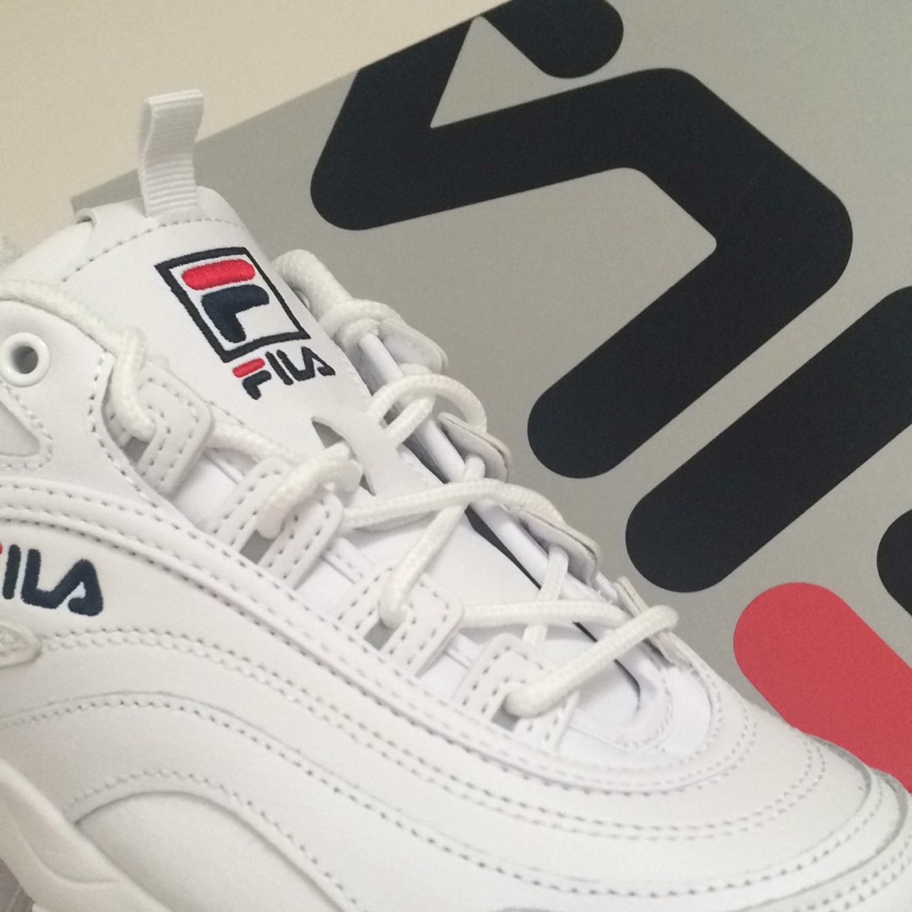 NIB Authentic FILA Women Disarray Sneaker White - Picture 6 of 9